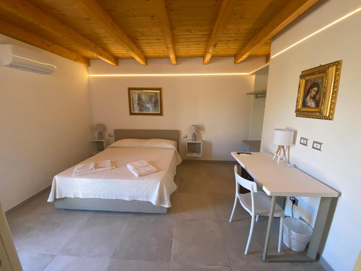 Pettirosso San Teodoro (Sardinia)