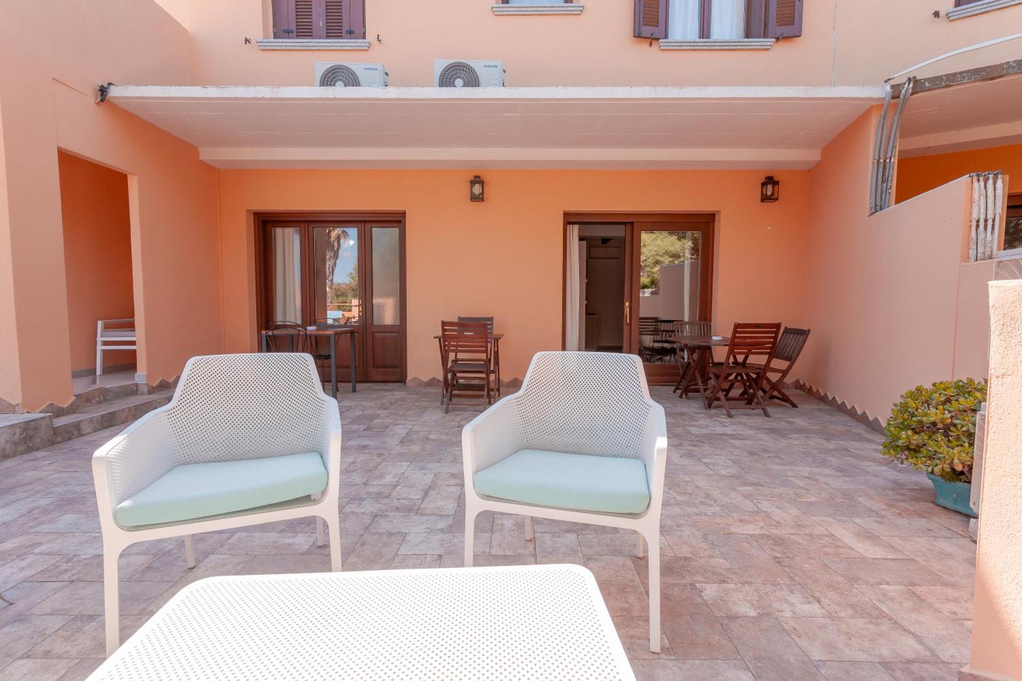 Pettirosso San Teodoro (Sardinia)