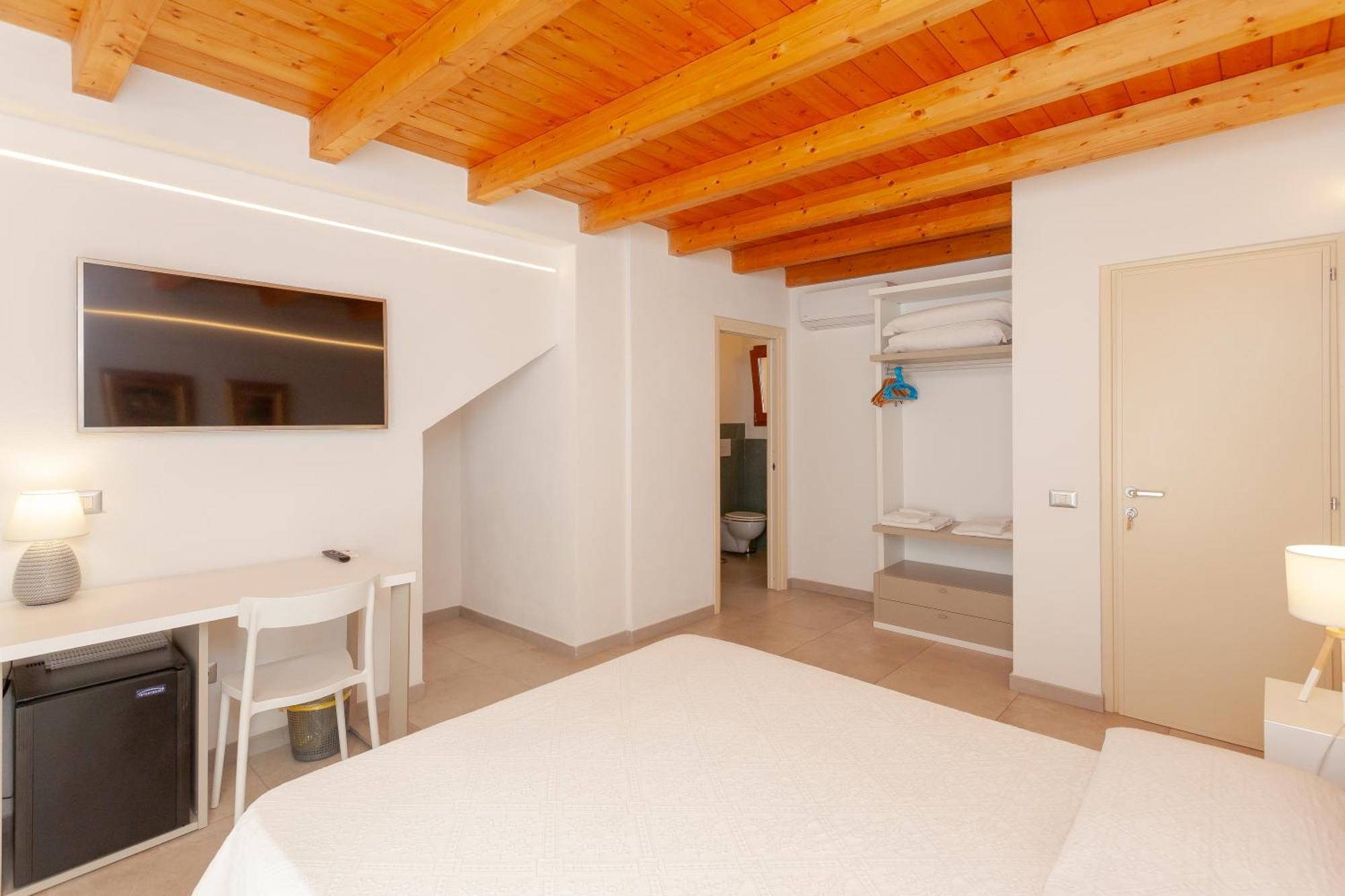 Bed & Breakfast Pettirosso San Teodoro (Sardinia)