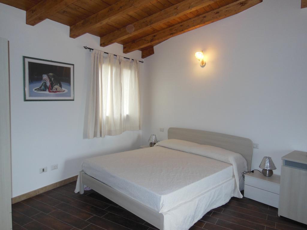 Pettirosso * San Teodoro (Sardinia)
